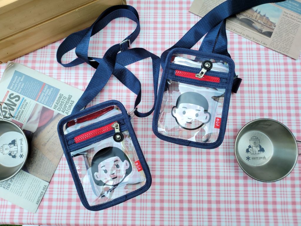 bybonnie_'s tweet photo. 🧑 Boss Baby mini bag 👧
🔸️ 220฿ - free reg 🔸️

กระเป๋ามินิใสสกรีนลายผญกับผช 
ตัวขอบเป็นสีน้ำเงินตัดกับซิปสีแดง 
มี 2 ลาย หญิง/ชาย 
♡ ขนาด 13.5x18x8.5cm 
♡ สายยาว 73-143cm ปรับได้
♡ วัสดุทำจาก PVC
♡ มีช่องซิปเล็กด้านหน้า 1 ช่อง ใส่บัตร 

#Layannstore https://t.co/pmY11KZ7wX