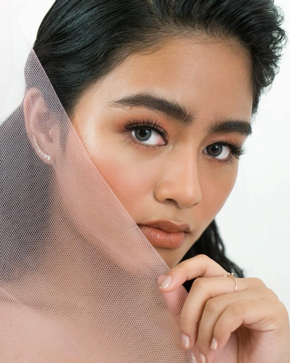 mvnelooks's tweet photo. Vivoree for Pure Magic
twenty nineteen
makeup by janell capuchino
hair by mycke arcano
styled by van mercado

@vivoree
FIERY VIVOREE ON ASAP https://t.co/JV2enNMDS8
