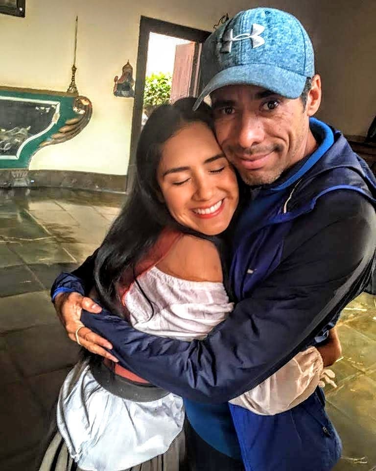 Les presento, él es el Responsable de que la serie #ElÚltimoBastión sea tan power 💪🏼 Nuestro Director #MarcoMoscoso, que es purito corazón y lo queremos Mucho ❤️