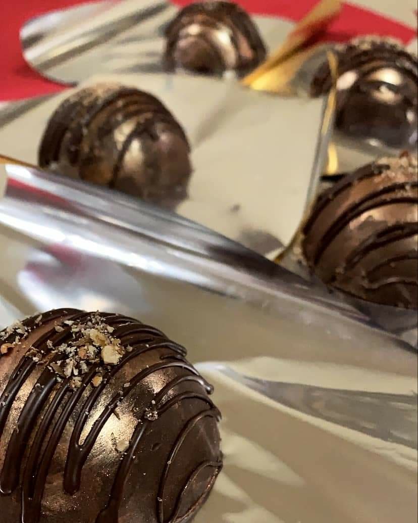 herek_it's tweet photo. ❤We love chocolate ❤

✨Traemos para ti exquisitas tortugas (cubierta de chocolate relleno de nuez y caramelo)✨ 
😍👆

🍫¿Qué esperas para probarlas? 🍫

Visita sus redes💋
FB: Dolcella mx
IG: @dolcellamx https://t.co/8potoqMgb6