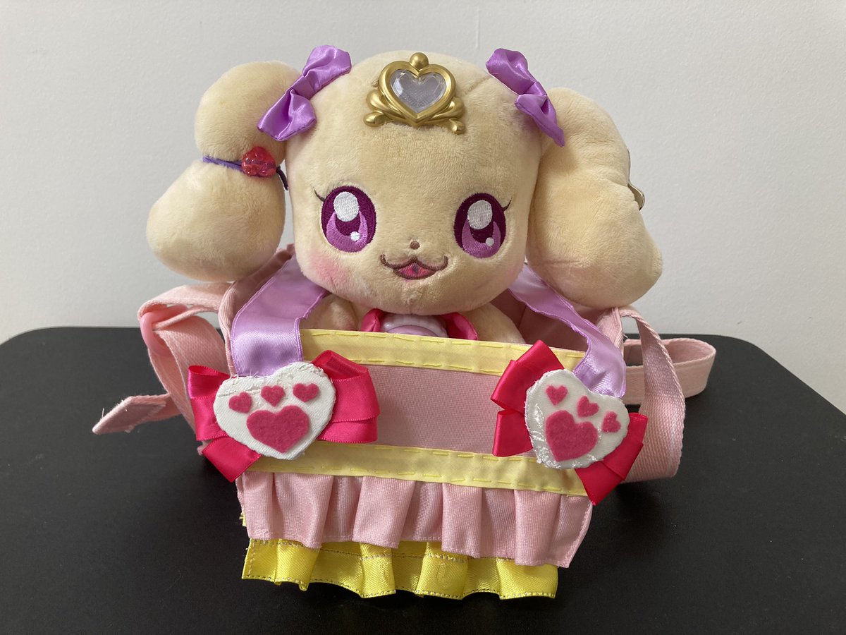 こむ やっっっっとできた ヒーリングっどプリキュアのラテ 犬 キャリー 終わる1週間前に買えとごねられたので作りました 安定性に問題がありすぐ落ちるので厚紙 布よりポーチ型にすれば良かったと反省 そして トロピカルージュプリキュアのかがみ