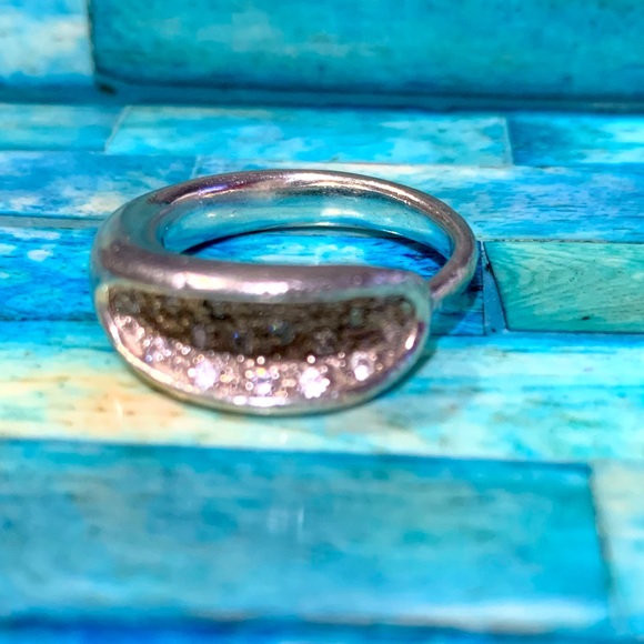 sunshynes's tweet image. So good I had to share! Check out all the items I'm loving on @Poshmarkapp from @amissamanda #poshmark #fashion #style #shopmycloset #century #unknown #tenkissesjewelry: posh.mk/gSOEAciAeeb