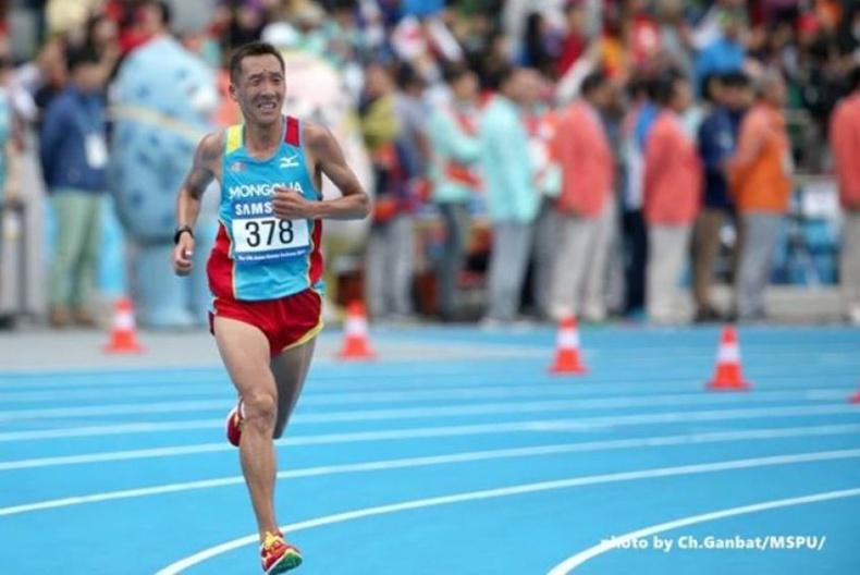 Марафонч Б. Сэр-Од маань  дөнгөж сая 2:09:26 амжилттай гүйж 5 дахь удаагаа олимпийн наадамд оролцох эрхээ авлаа.  39 настай түүнийг бишрэе