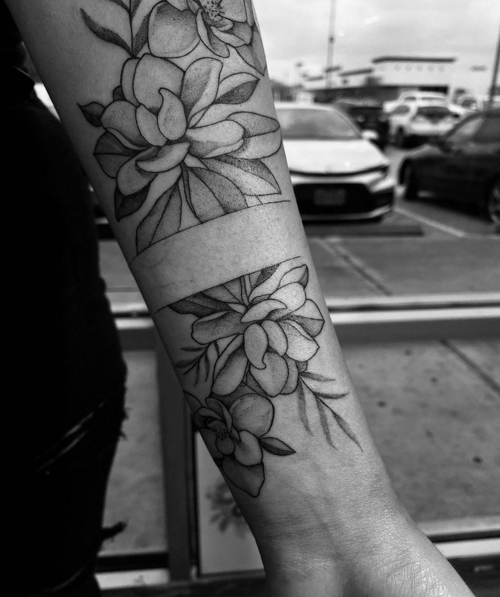 morenojuan1010's tweet image. Work is just too fun 

She gave me her phone with cashapp open and said “just send yourself however much I don’t care 😁 ” 

😐 what did I do to deserve this 

#houstontattoos #morxooz