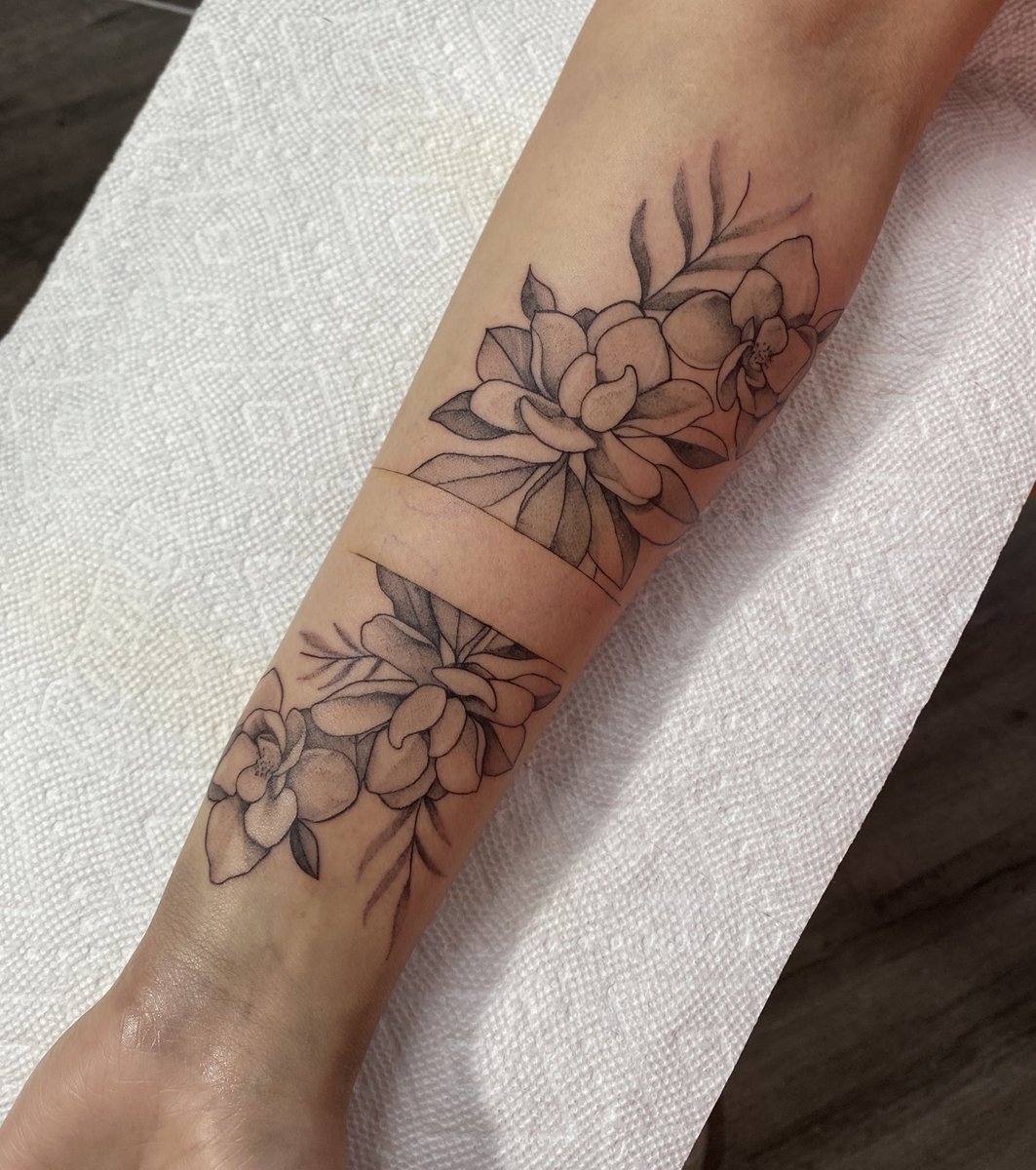 morenojuan1010's tweet image. Work is just too fun 

She gave me her phone with cashapp open and said “just send yourself however much I don’t care 😁 ” 

😐 what did I do to deserve this 

#houstontattoos #morxooz