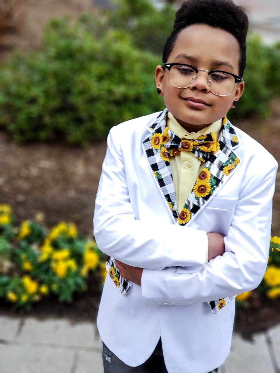 AnaiahCotton's tweet photo. Spring has sprung at @D_Xpressions! Use code ANAIAH to save on all florals and springwear!
https://t.co/Pol7mYhiLb 
#Mensfashion #dapper #menswear #bowties #ShopSmall #SpringIsComing https://t.co/ibfFpgFz6E