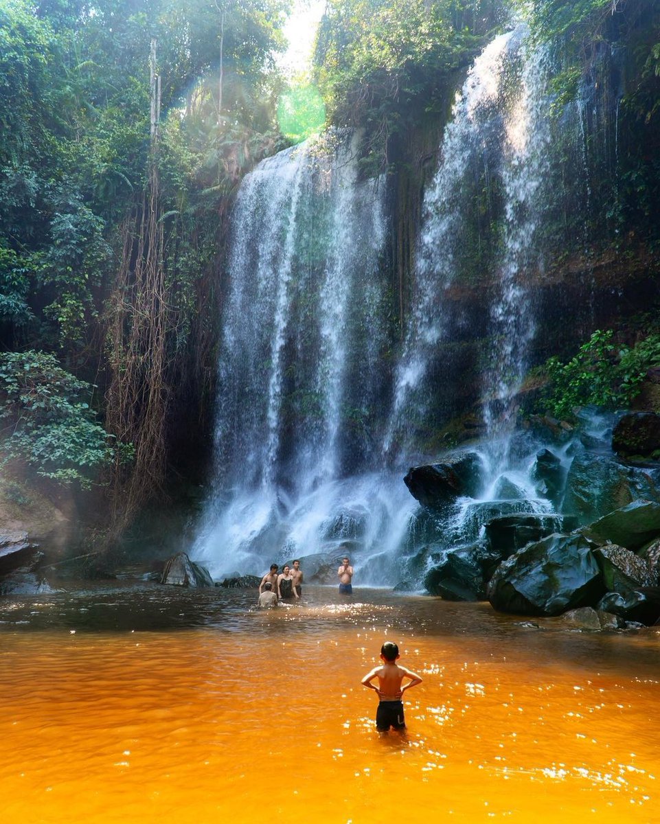 If you love waterfalls, you can't leave Siem Reap without a visit to Phnom Kulen National Park. 🌄💖
.
📸 Photo by @i.b._creative (IG)
🌏 siemreap.net/visit/attracti…