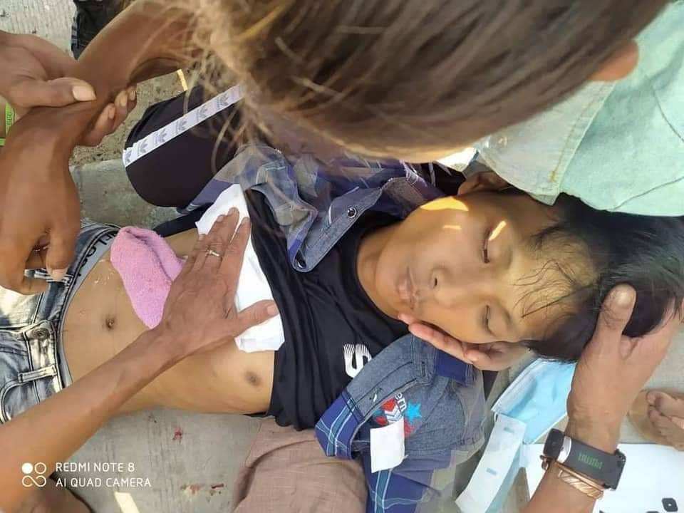 HtawNu's tweet photo. Yangon Region  Hein Htut Aung was shot dead by police on Lay Daung Kan Road in Thingangyun Township.
#WhatsHappeningInMyanmar 
#MilkTeaAlliance 
#Feb28Coup https://t.co/DX3DeJRmdH