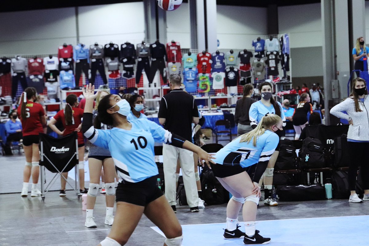 oliviaepugh07's tweet photo. Tough day for us... killing it tomorrow. @CapitolHillVB @TriangleVB #volleyball #volleyballgirl #athlete https://t.co/k0e4Pw3OJO