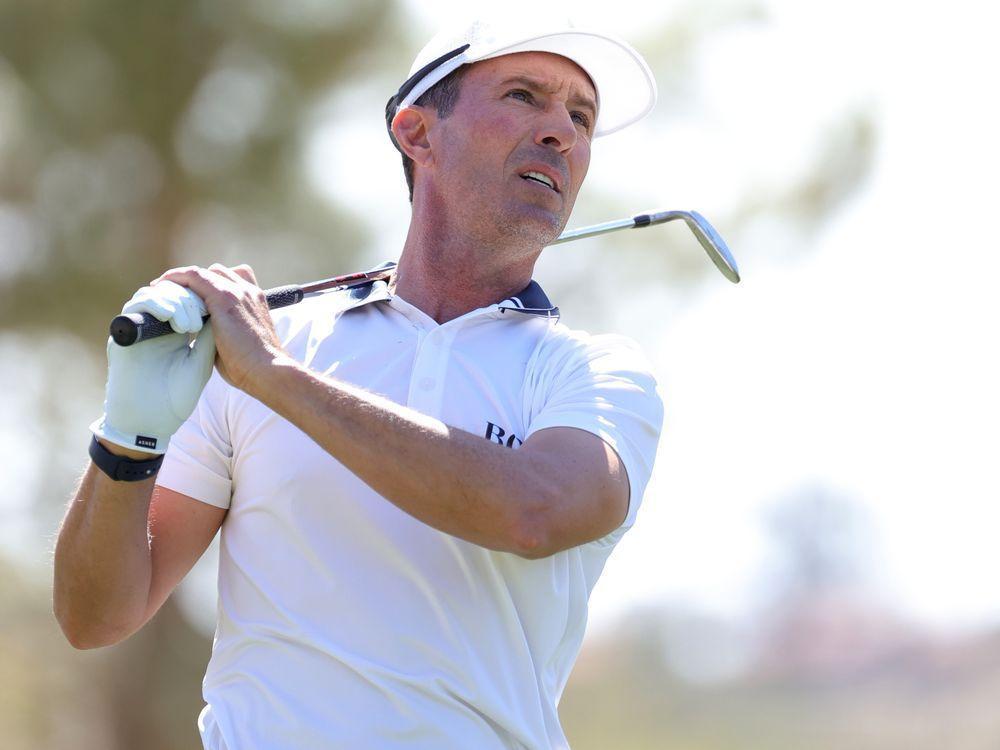 Mike Weir extends his lead at Cologuard Classic