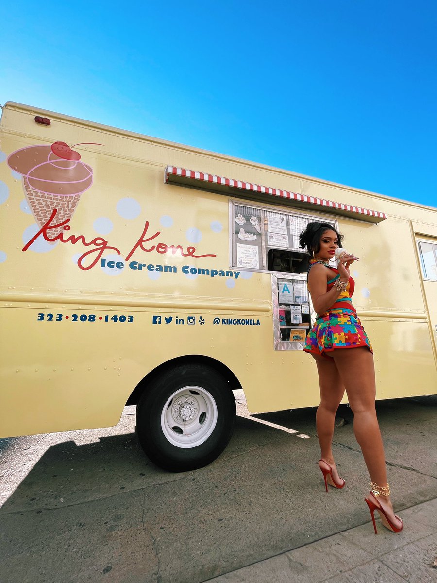 Saweetie's tweet photo. pretty bitch summer loading... 💕🍦🌴 https://t.co/gDrVhtVVp6
