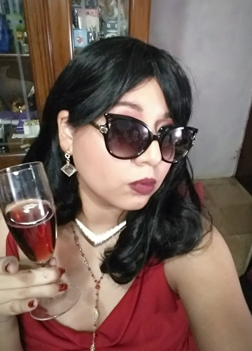 videl_katsuragi's tweet image. #ECDQEMSD camarero camarero!!! No fotos!!!