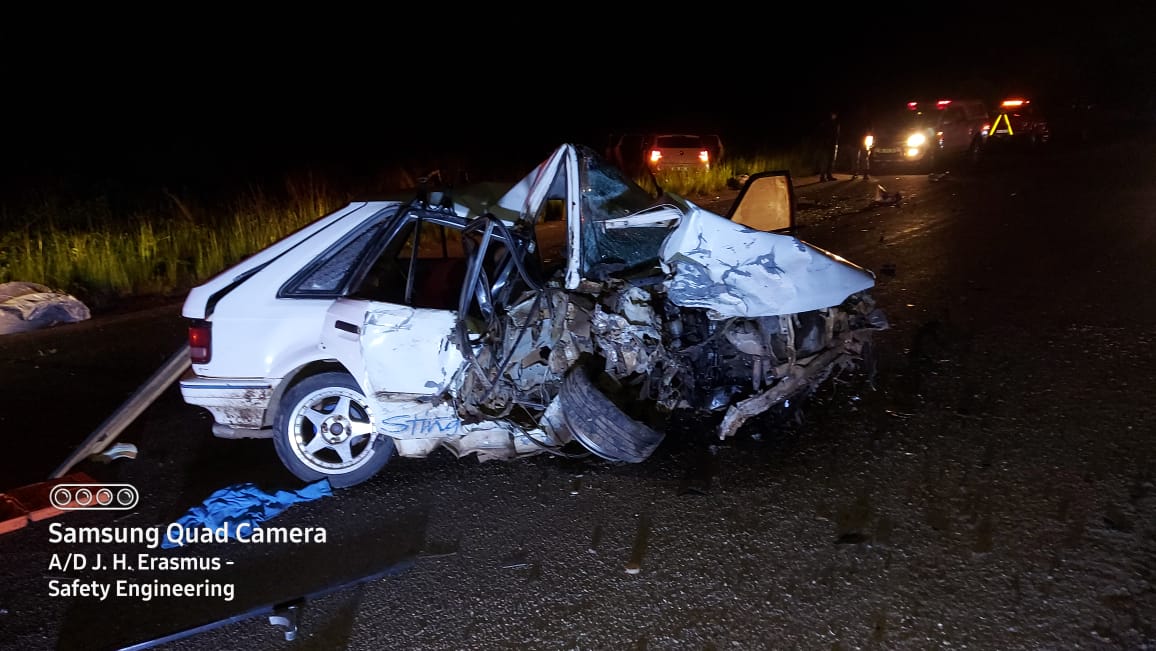 traffic_mp's tweet photo. R538 Winkler Hotel entrance. 28 02 2021.   02H20.  Head-on.  VW Polo &amp; Mazda Sting Sedans.  1 Driver killed. 2 Passengers killed.  1 Driver and 1 Passenger Serious. Taken to Themba Hospital. https://t.co/BOT5HGP4ma