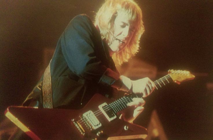 Happy birthday Mr.Adrian Smith !!!!!! 