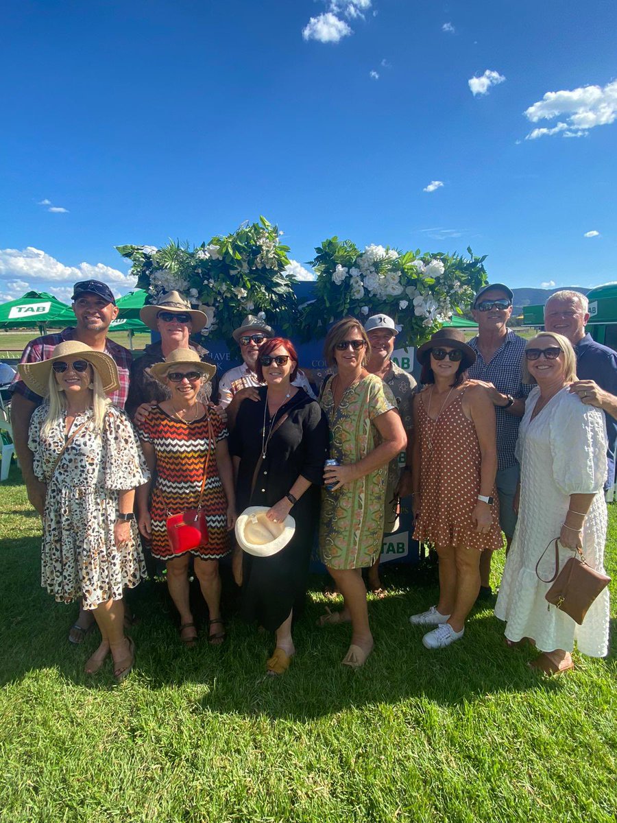 Sunday’s done right ☀️ The punters are loving the TAB Lawn Party at <a href="/MudgeeRaceClub/">Mudgee Race Club</a>!