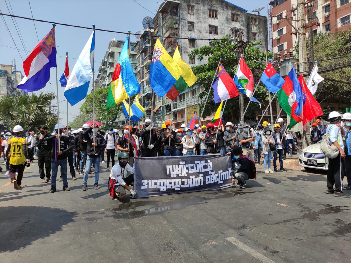 zai_tss's tweet photo. Hundreds of protesters come out onto the streets again at Sanchaung in Yangon even there's violence!
We can't go back whatever it takes! 
This is end game!
SPRING REVOLUTION
#WhatsHappeningInMyanmar 
#Feb28Coup https://t.co/7N1laAQTt8