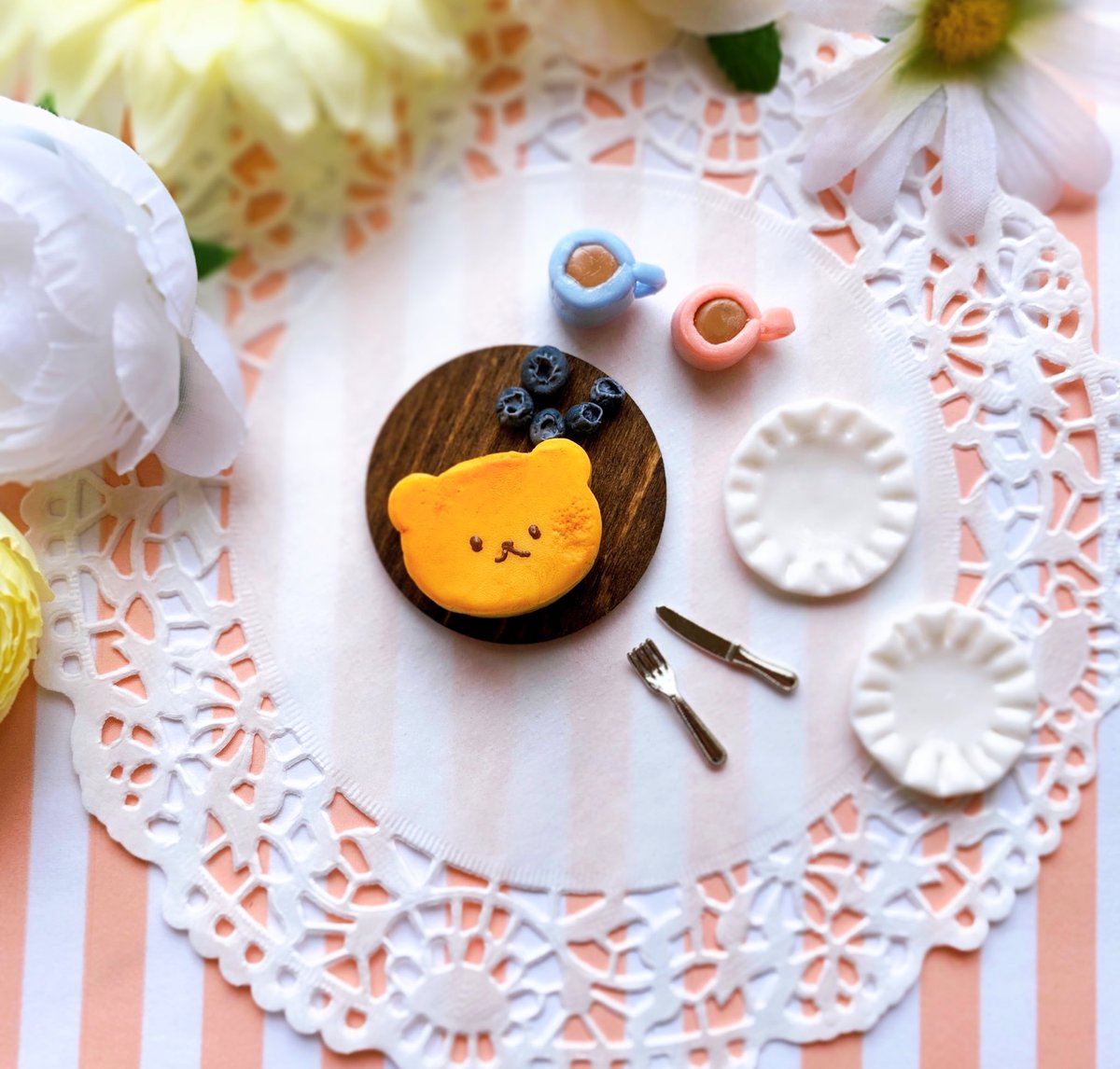 cafe_oxo_chiyu's tweet photo. ベイクドチーズケーキ🧸
リベンジ( 'ω' )وヒビ割れは克服できたかな？🥲
モデナ使いこなせるようになりたい~~~！

#フェイクスイーツ
#樹脂粘土 https://t.co/MNcIfh9cIA