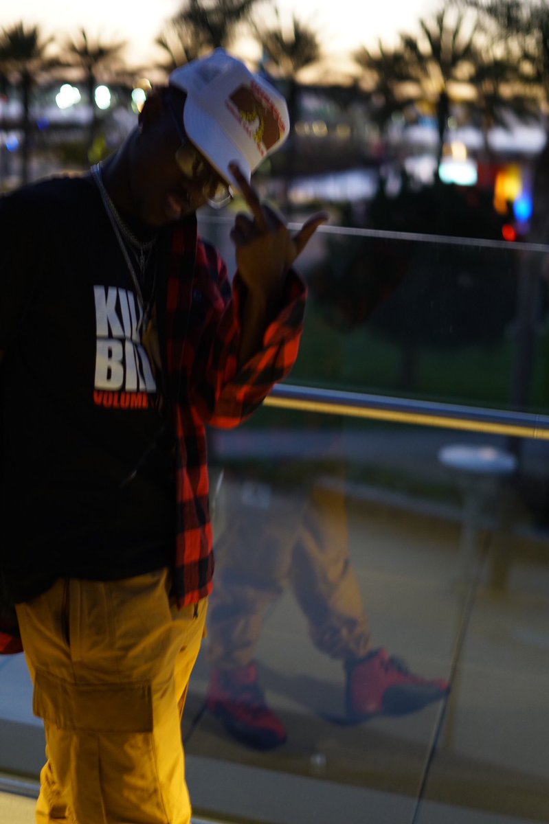 explicitdavee's tweet photo. another fuckn bullshit ass year on earth ‼️👺🤒

📸: @QJJESS 
#21 https://t.co/63if3y1qGo