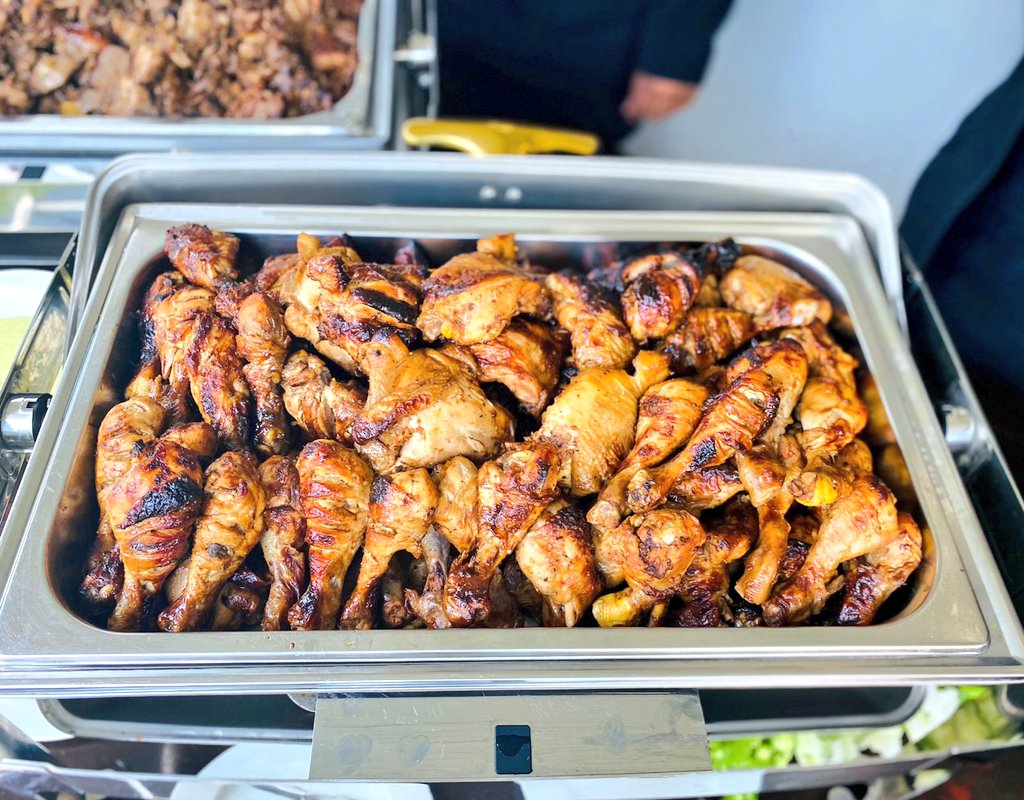 ChefMarcusZA's tweet photo. Another successful event in the bag and a beautiful collaboration with Little Braas Pot and @KatsaitisTebogo. I am looking forward to more exciting collabs and amazing food. ❤❤❤👨🏽‍🍳👨🏽‍🍳👨🏽‍🍳🍣🍙🍱 https://t.co/fPgy9X7RzO