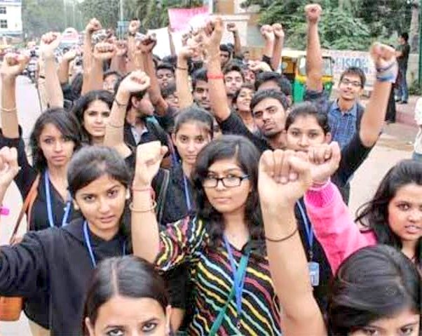 ImJitenderSati's tweet photo. Students demand:

👉Timely exam 
👉Timely result
👉Increase vacancies
👉Reform in exam process 

Where is 2 crore Jobs every year ? 
#JobKiBaat 😕😑 https://t.co/Aeigwd38PQ