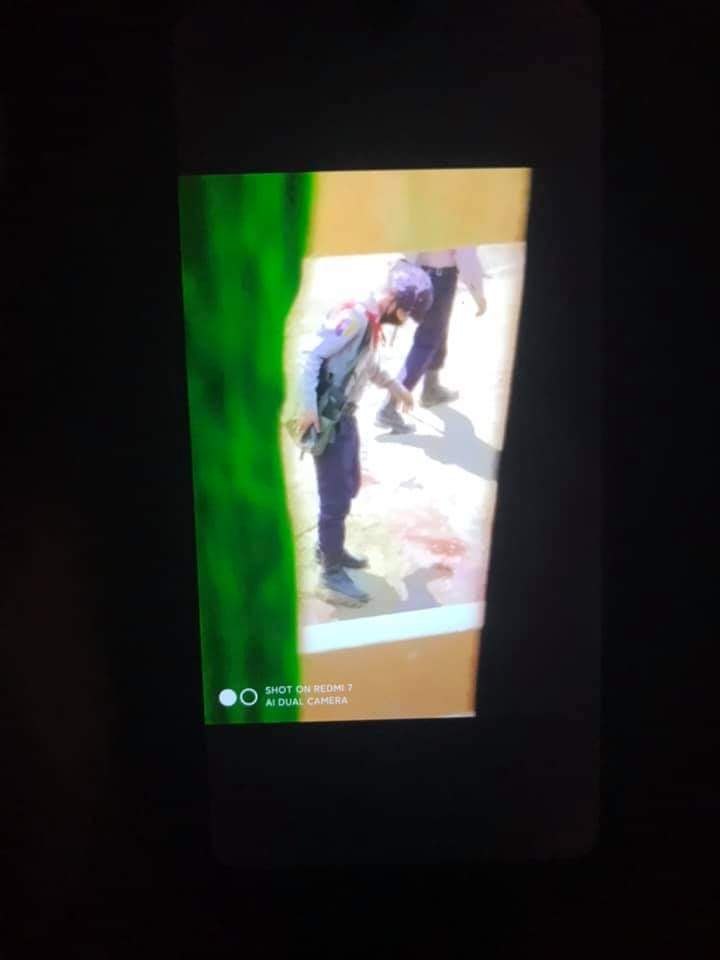How many dead body UN need to take action.
Myanmar Military killed Civilians and hid the bodies..cleaning the blood stains with water and sand
tw// blood
#WhatsHappeningInMyanmar #Feb28Coup 
#OpCCP 
#MilkTeaAllianceMyanmar