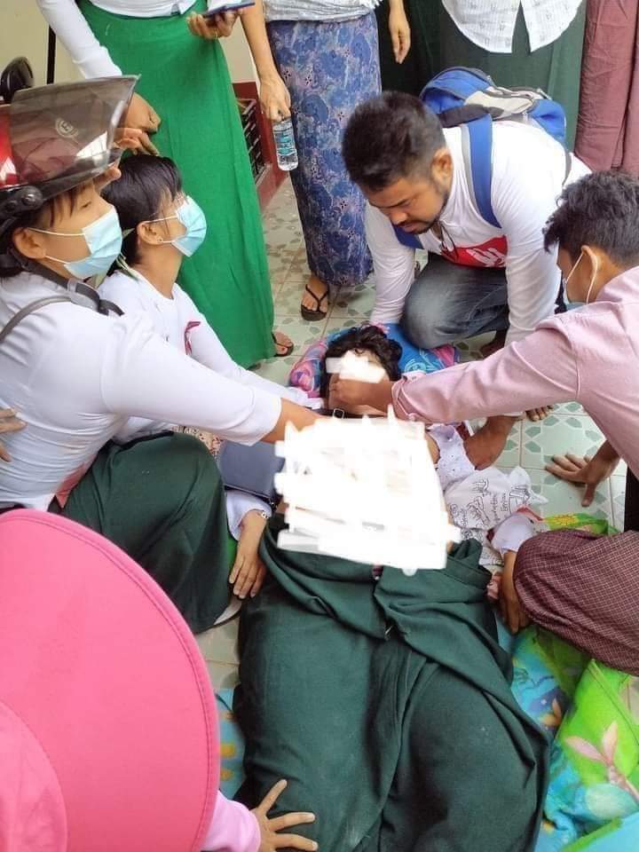 She's a just a harmless teacher.
How dare u do that.
#Feb28Coup #MilkTeaAllianceMyanmar #CrimesAgainstHumanity
#WhatsHappeningInMyanmar #WhatsHappeninglnMyanmar