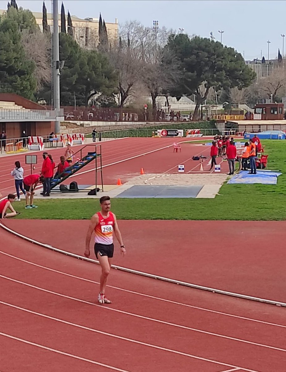 Después de 9 años he vuelto a ponerme los clavos y un dorsal...No me acordaba lo exigente y lo ingrato que puede llegar a ser este Deporte...Igual es por eso que me apasiona... #pocapoc #amoryodio #trackandfield #NoPainNoGain #Atletismo #Atlethics #Pista #Serrahima #Barcelona