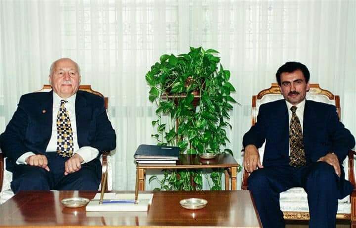 28 Şubat post modern darbe şakşakçılarını lanetliyor, halkı ile direnen Merhum Necmettin Erbakan’ı rahmetle anıyorum. 
Bazılarının sessiz kaldığı o karanlık günlerde Anadolu yiğidi Muhsin Yazıcıoğlu “NAMLUSUNU MİLLETİNE DOĞRULTMUŞ TANKA SELAM DURMAM” sözü ile meydan okuyordu.