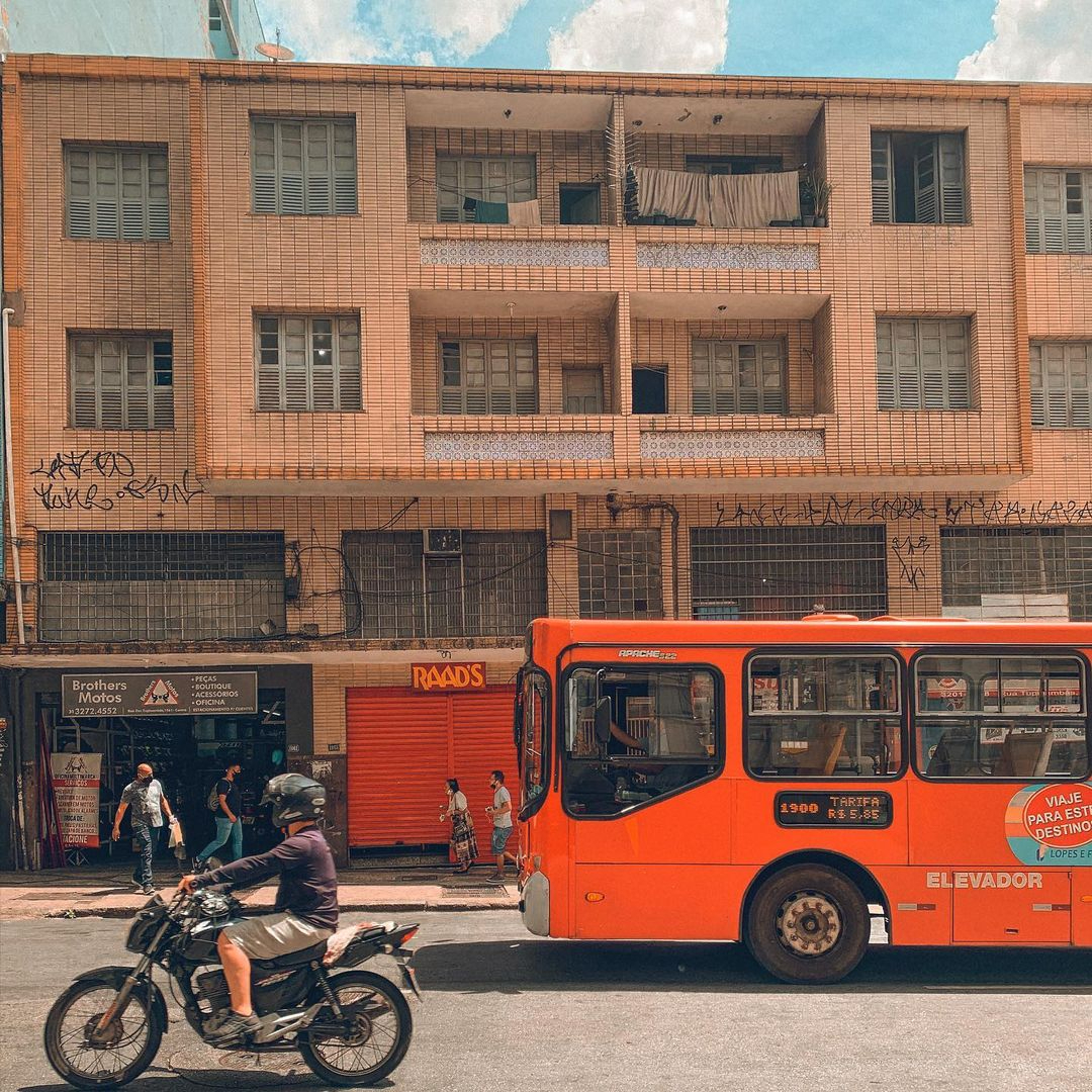 CulturalizaBH's tweet photo. Bom dia! 😊
Um registro do nosso Centro feito pelo @scardosolucas
#bh #belohorizonte #cultura #cult #foto #fotografia #centrobh #domingo #centro https://t.co/b5EHTZSSQT