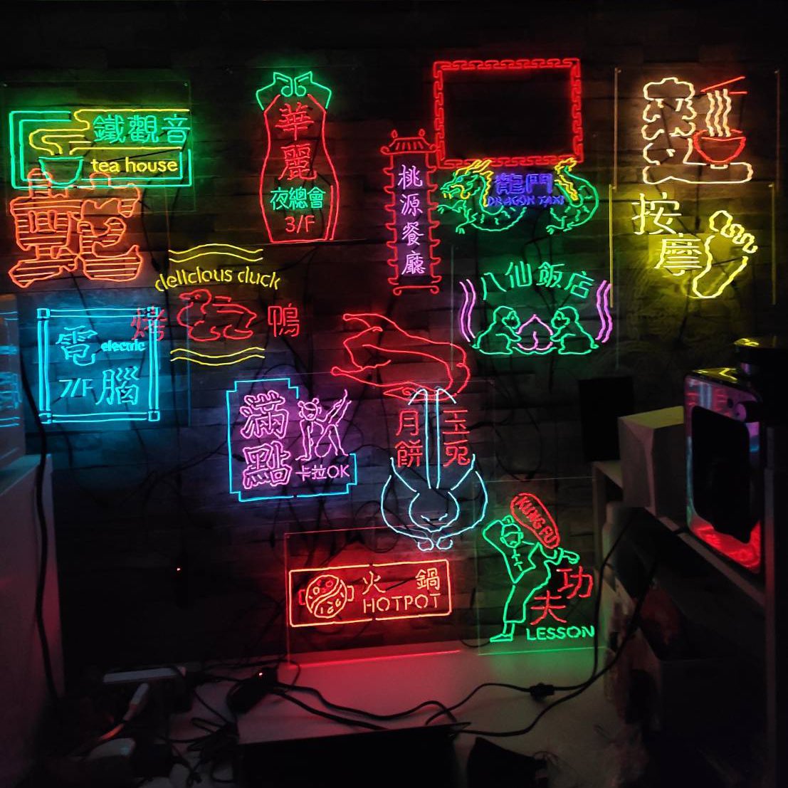 Twoucan ネオンサイン の注目ツイート イラスト マンガ コスプレ モデル