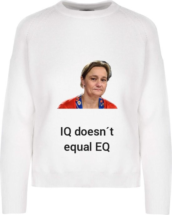 Christo63100802's tweet image. Infectioloog Erika Vlieghe: "We moeten stoppen met te veel te zeuren, ik ga dat zelfs eens op een trui laten zetten" 

Persoonlijk dacht ik aan een andere trui.