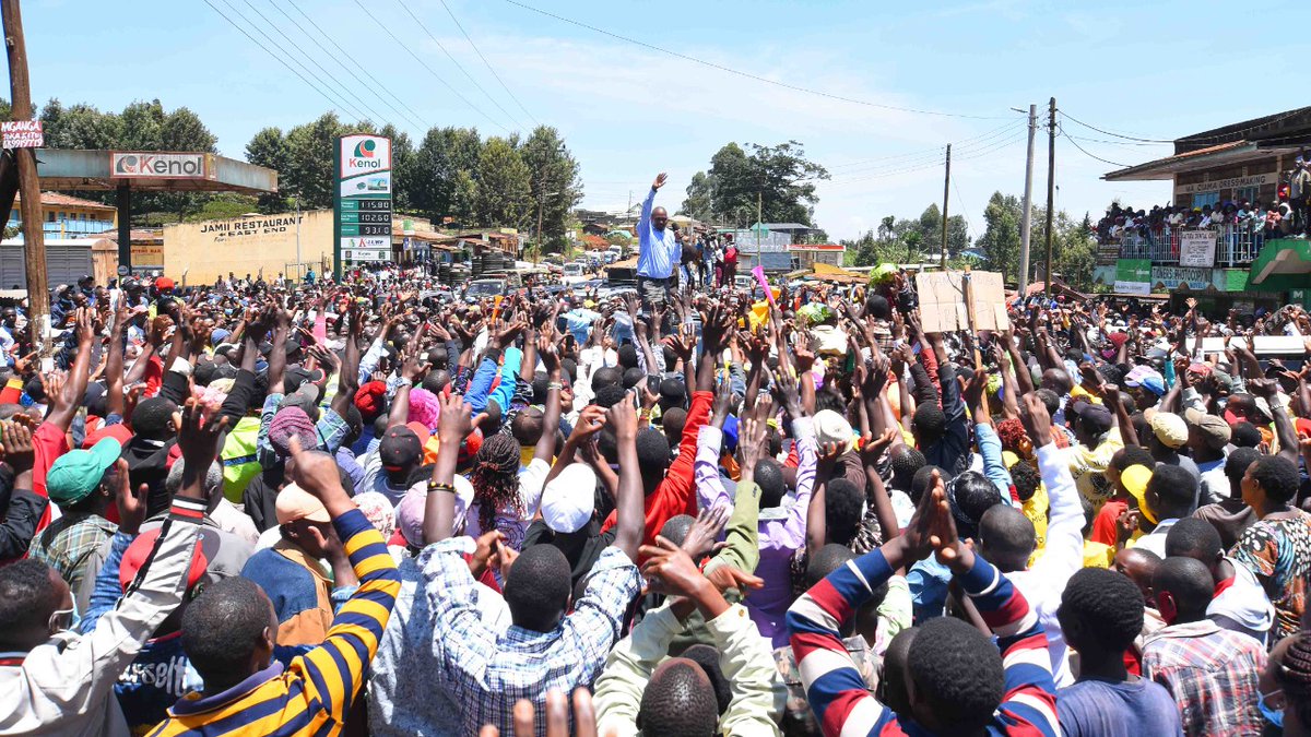 WilliamsRuto's tweet photo. Leaders must preach unity and work together towards creating job opportunities and wealth for the millions of poor Kenyans. They must desist from engaging in tribal politics that risks dividing the country. https://t.co/vsJGdySdol