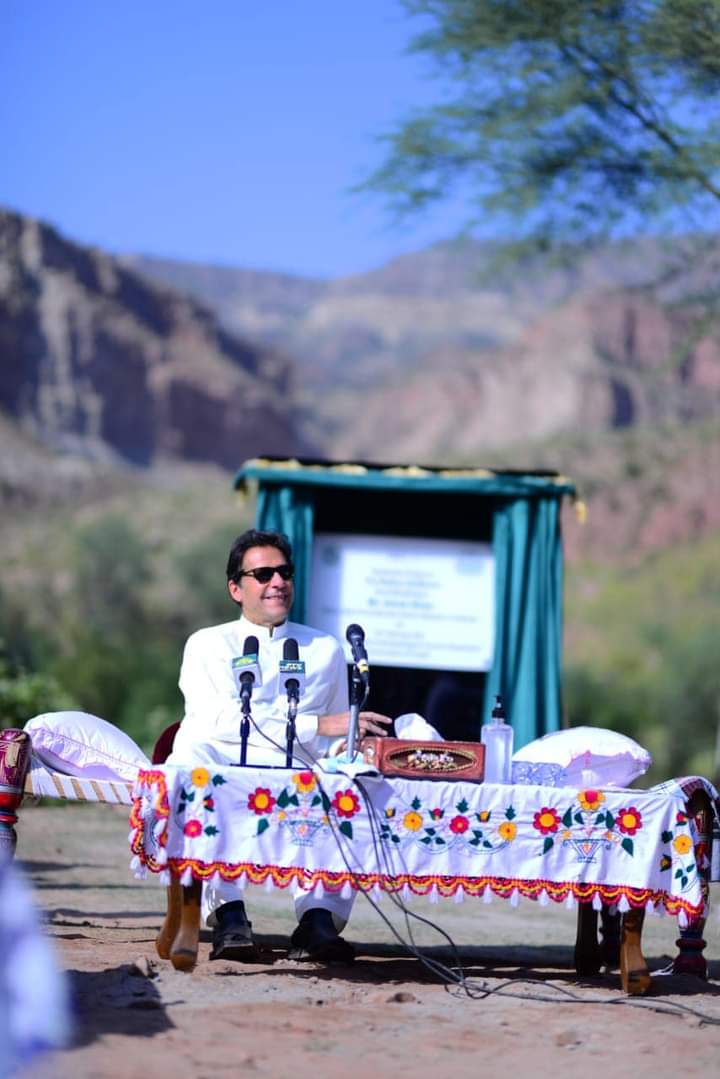 PakPMO's tweet photo. Prime Minister @ImranKhanPTI inaugurated tourism project #AlBeruniRadius - Heritage Trail.
The project aims at preservation and conservation of the archeological sites within the radius and the socioeconomic uplift of the surrounding area. https://t.co/AhNX8ChqL3