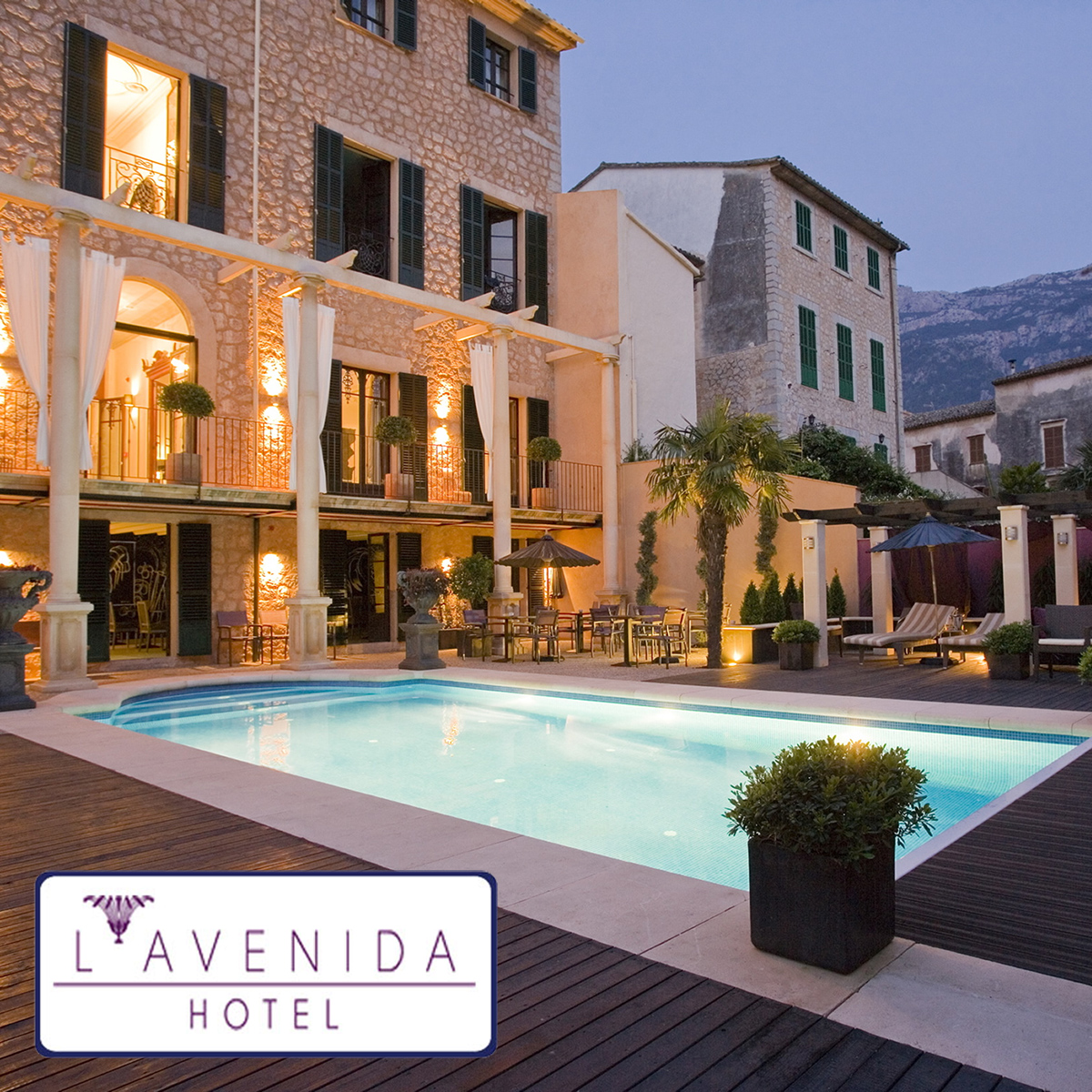 sollerweb's tweet image. Hotel Showcase.... 1 a day.... dream of relaxation by the pool! 🍹

L'AVENIDA HOTEL - The ultimate relaxed holiday experience in luxury surroundings in the centre of Soller.

sollerweb.com/avenida.html
Reservations: +34 971 634 075
@lavenidasoller