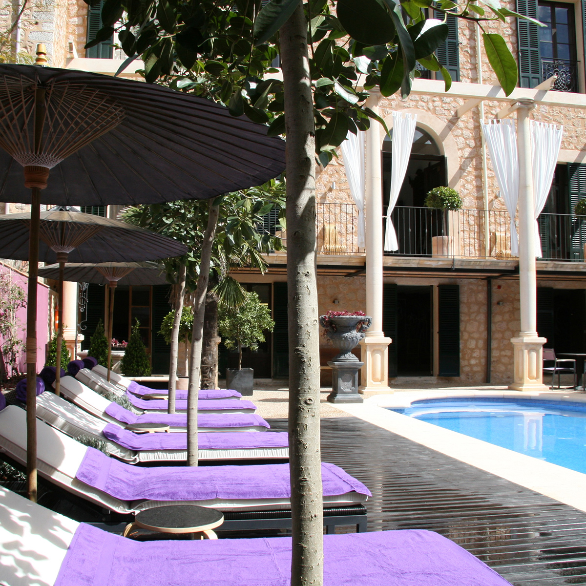sollerweb's tweet image. Hotel Showcase.... 1 a day.... dream of relaxation by the pool! 🍹

L'AVENIDA HOTEL - The ultimate relaxed holiday experience in luxury surroundings in the centre of Soller.

sollerweb.com/avenida.html
Reservations: +34 971 634 075
@lavenidasoller