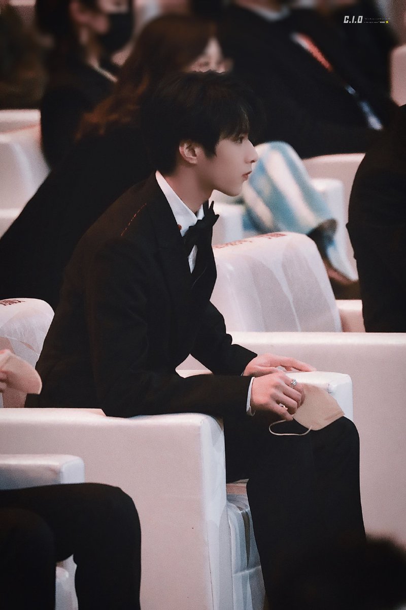 LIUYAOWENTH's tweet photo. [Work Update] 📸28.02.21

[Thread] ภาพจากงาน 2020 Weibo Night

(1)

📸Picture taken by: Checkitout刘耀文

#TeensInTimes #LiuYaowen #刘耀文 #时代少年团 #หลิวเย่าเหวิน #2020weibonight #2020萝莉资源 https://t.co/nSFMChKFSg