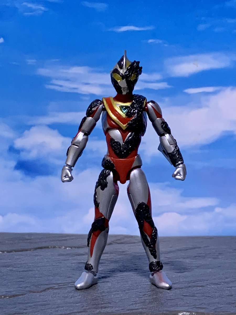 ほんの少し赤い悪魔 超動 改造 ニセ ウルトラマンガイア 完成 この前アグルをニセ化したのでガイアもニセ化しようと思い 本編では少しだけの登場時間なのに某ゲームアプリの登場キャラになった状態にしてみた ウルトラフィギュア改造同好会 超動