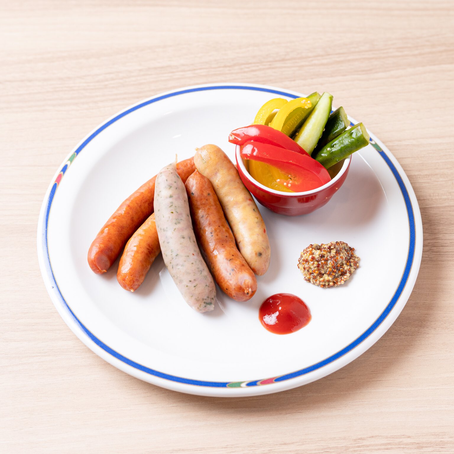 Cafe Bar Plus C Pa Twitter ソーセージ盛り合わせと自家製ピクルス ピクルスはリンゴ酢を使って優しい酸味に仕上げています ディナーメニューで毎日15時からの提供です お酒のおつまみにもどうぞ プラスシー 渋谷カフェ 渋谷ランチ 渋谷スイーツ 渋谷お