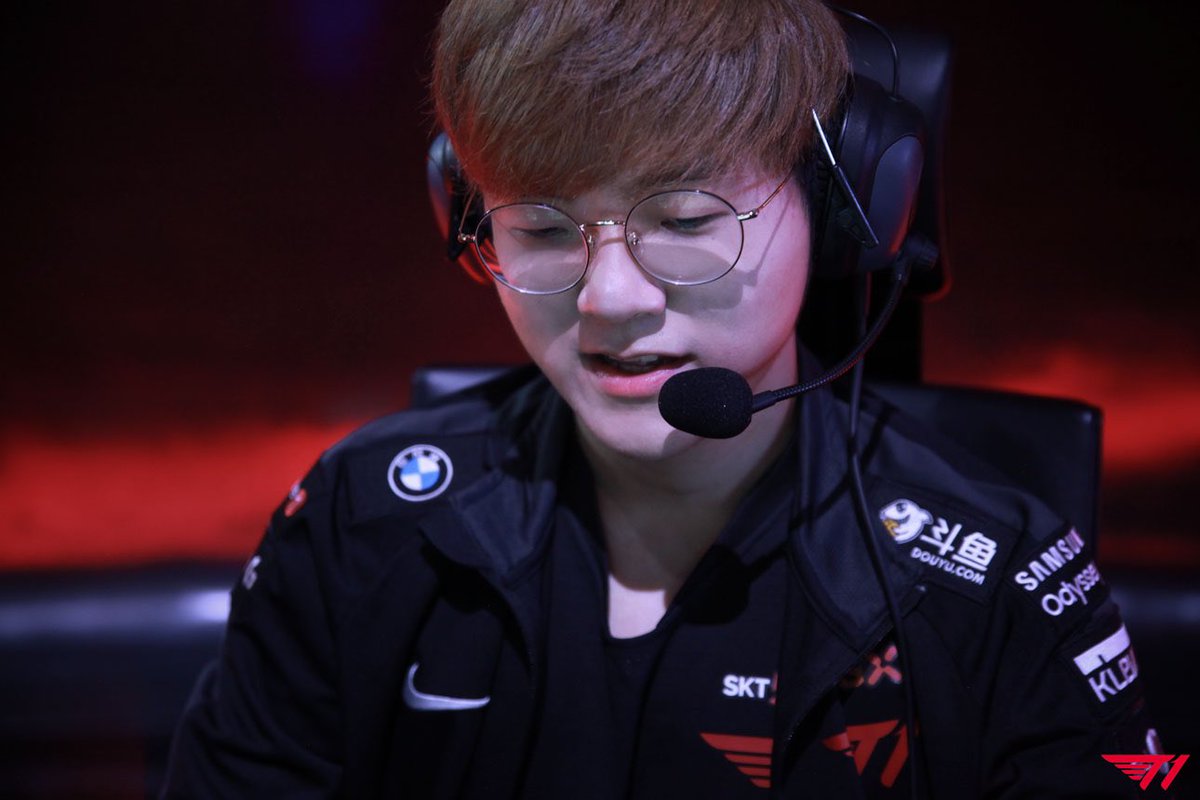 Faker. Faker 2021. Faker t1. корея киберспорт faker. Faker 2005.