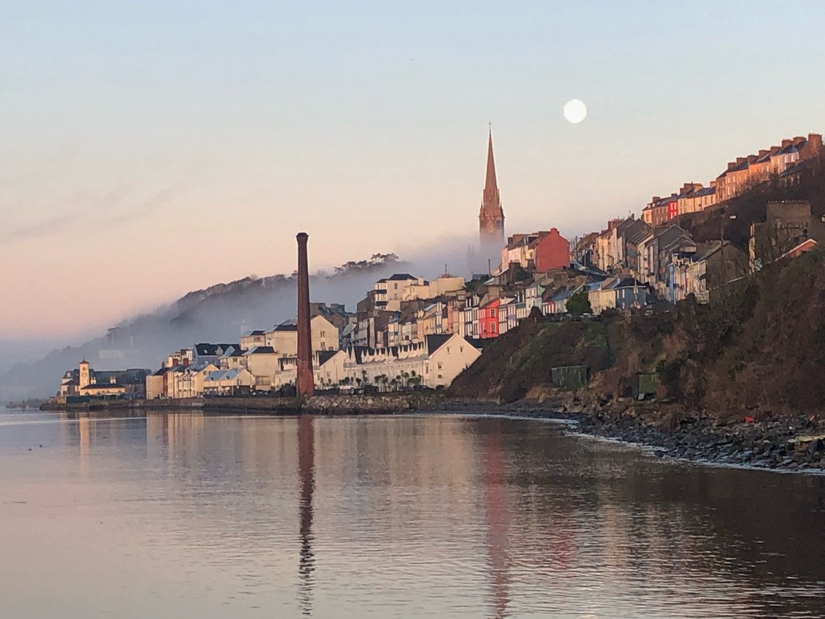 Cobh looks absolutely amazing right now with the moon setting behind the cathedral.  I forgot to charge my camera battery so these phone pics will have to do 😭 ! <a href="/CobhTourism/">Cobh Tourism</a> <a href="/pure_cork/">Pure Cork</a> <a href="/corkbeo/">Cork Beo</a> <a href="/DiscoverIreland/">Discover Ireland</a> <a href="/CobhNews/">Cobh News</a>