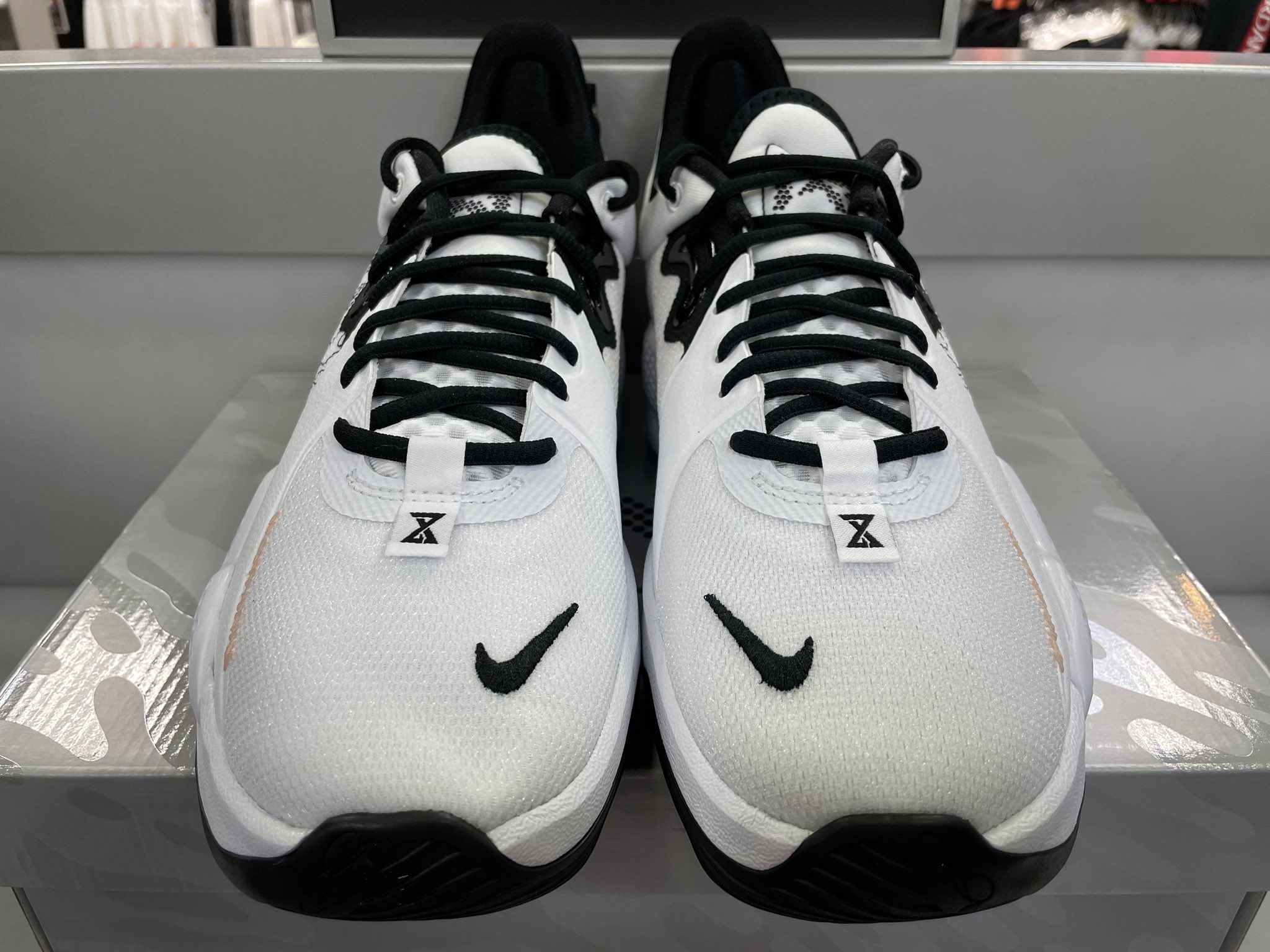 Gallery 2 バスケットボールの部 3 1 月 発売 Nike Pg 5 Ep Cw3146 100 T Co Hnblyqmpet Gallery2 ギャラリー2 ギャラ2 バスケットボール バスケ Basketball Jordan Nba Nike Pg5 Pg5ep Paulgeorge Paulgeorge5 Nikepg5 La