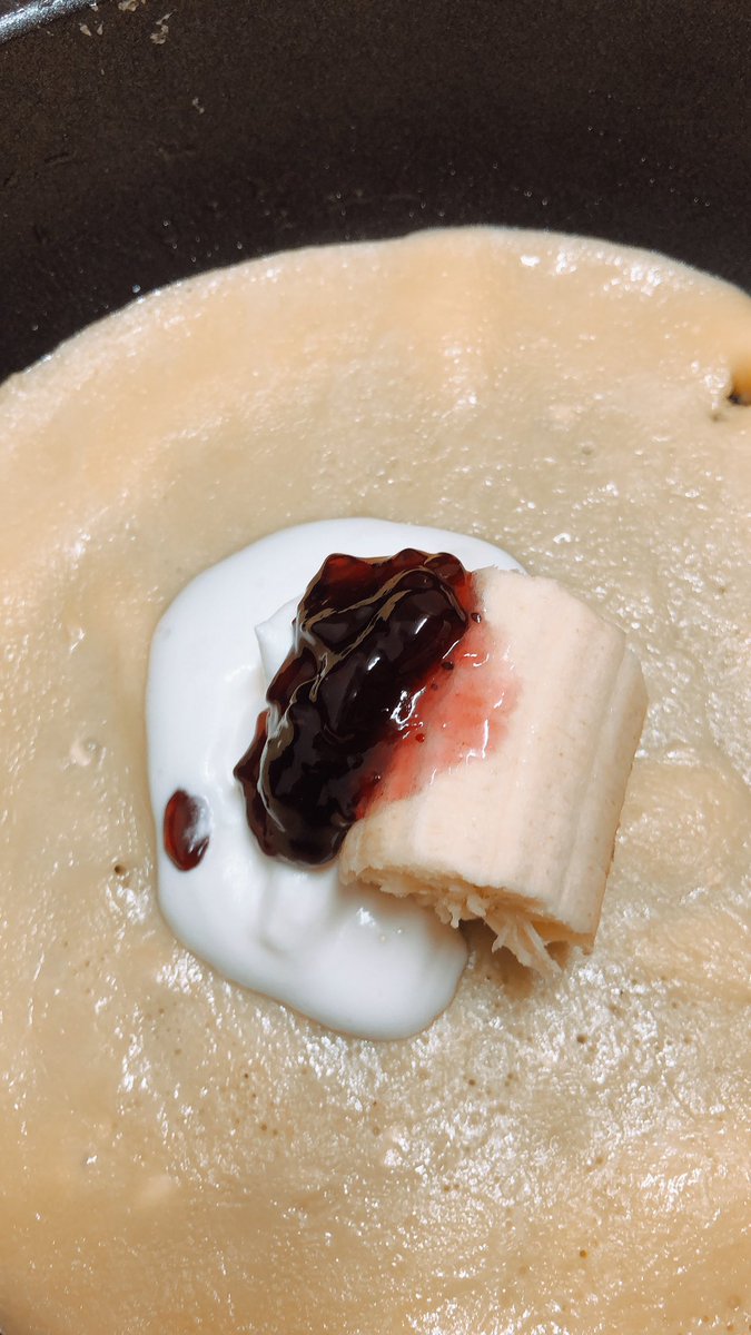 mito0061's tweet photo. 今日はクレープ😆
休みだとついつい甘いもの作ってしまう😊
甘いもの食べすぎかな？太るかな？笑
まぁ好きなもの作って食べれるって幸せやな🥰 https://t.co/YNpwAU8llo