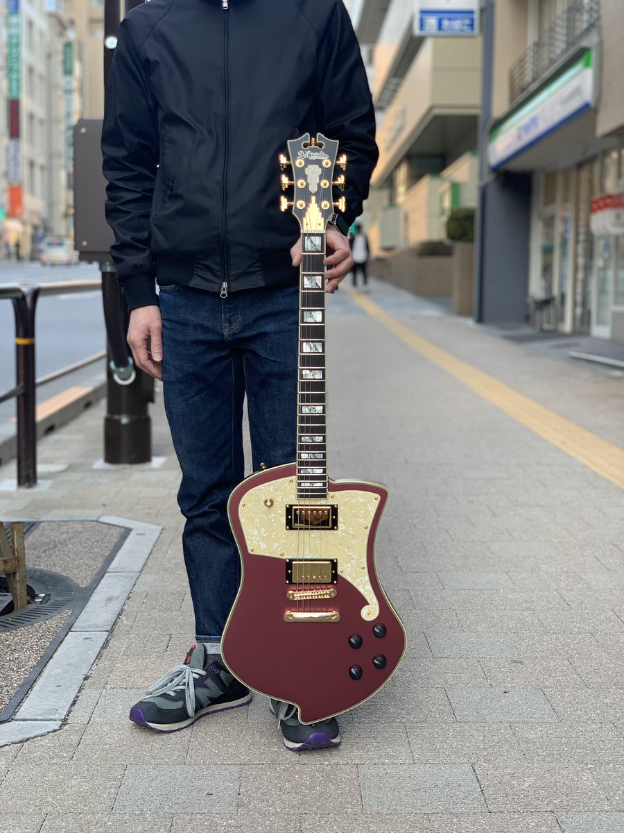 gakkicenter's tweet photo. ディアンジェリコ「Deluxe Ludlow 」の限定モデルMatte Wineカラーです🍷
#dangelicony #dangelicoguitars #dangelico #ebonywood #setthru #seymourduncan #sethlover #headdesign #newyork #deluxludlow #neosoul #ディアンジェリコ #ラドロー #ネオソウル https://t.co/C7QgZSRQG8