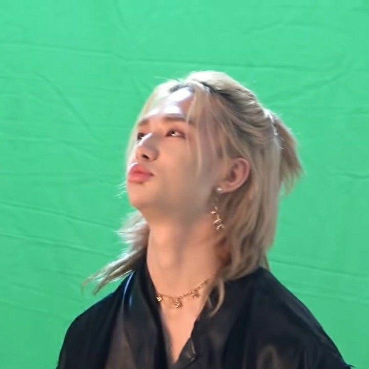 SunshineLFelix's tweet photo. Angel Like You Hyunjin they don't deserve. 
The humble baby #Hyunjinbestboy #PROTECTHYUNJIN #HyunjinWeLoveYou #LoveHyunjin WE LOVE YOU SO MUCH Hyunjin 
Devils are everywhere to hurt that ANGEL https://t.co/L8NO0m8vR9