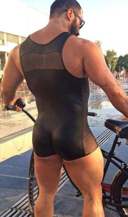mancmanninman's tweet photo. #ButtSunday Hmmmm! https://t.co/UmAhS3usYz