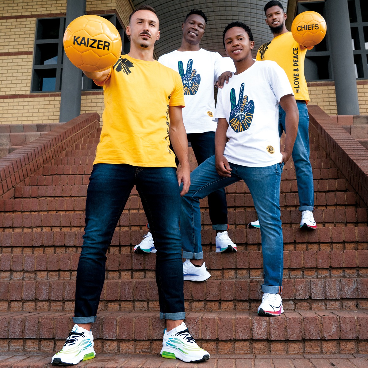 KaizerChiefs's tweet photo. ♥️✌️  #Amakhosi4Life #KCJetFashion #KCJetWear https://t.co/KjyhrTXSnz