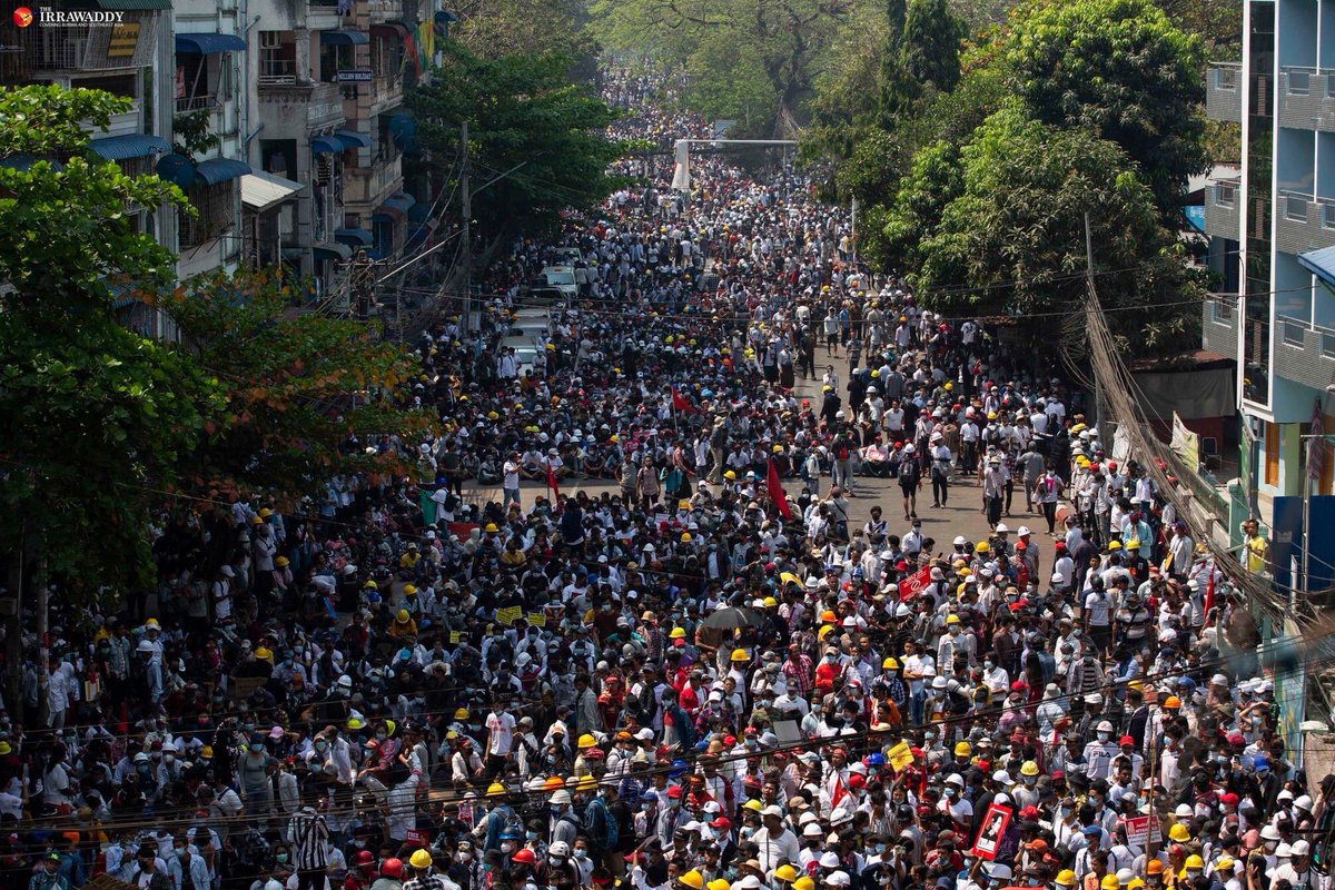 Pencilo4's tweet image. We won’t give up easily. We will fight until our last breath. We will take back democracy and elected government. We can't accept military coups.

#MilkTeaAllianceMyanmar
#WhatsHappeningInMyanmar
#Feb28Coup