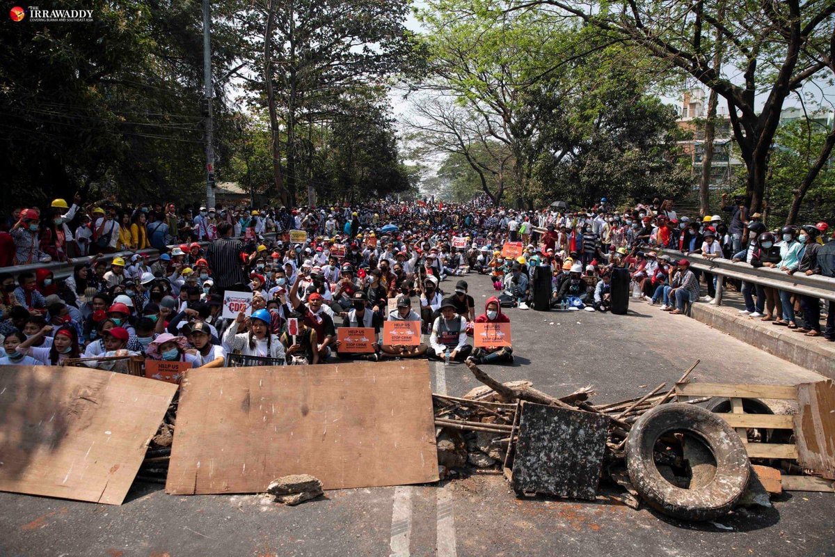 Pencilo4's tweet image. We won’t give up easily. We will fight until our last breath. We will take back democracy and elected government. We can't accept military coups.

#MilkTeaAllianceMyanmar
#WhatsHappeningInMyanmar
#Feb28Coup