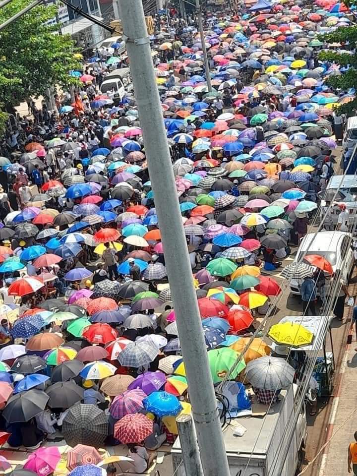 Insein, Yangon: Brave civilians continue to protest peacefully despite the violent crackdowns of riot police with teargas bombs, sound bombs, water cannons and deadly live bullets. 

SPRING REVOLUTION #WhatsHappeninglnMyanmar 
#MilkTeaAlliance #Feb28Coup