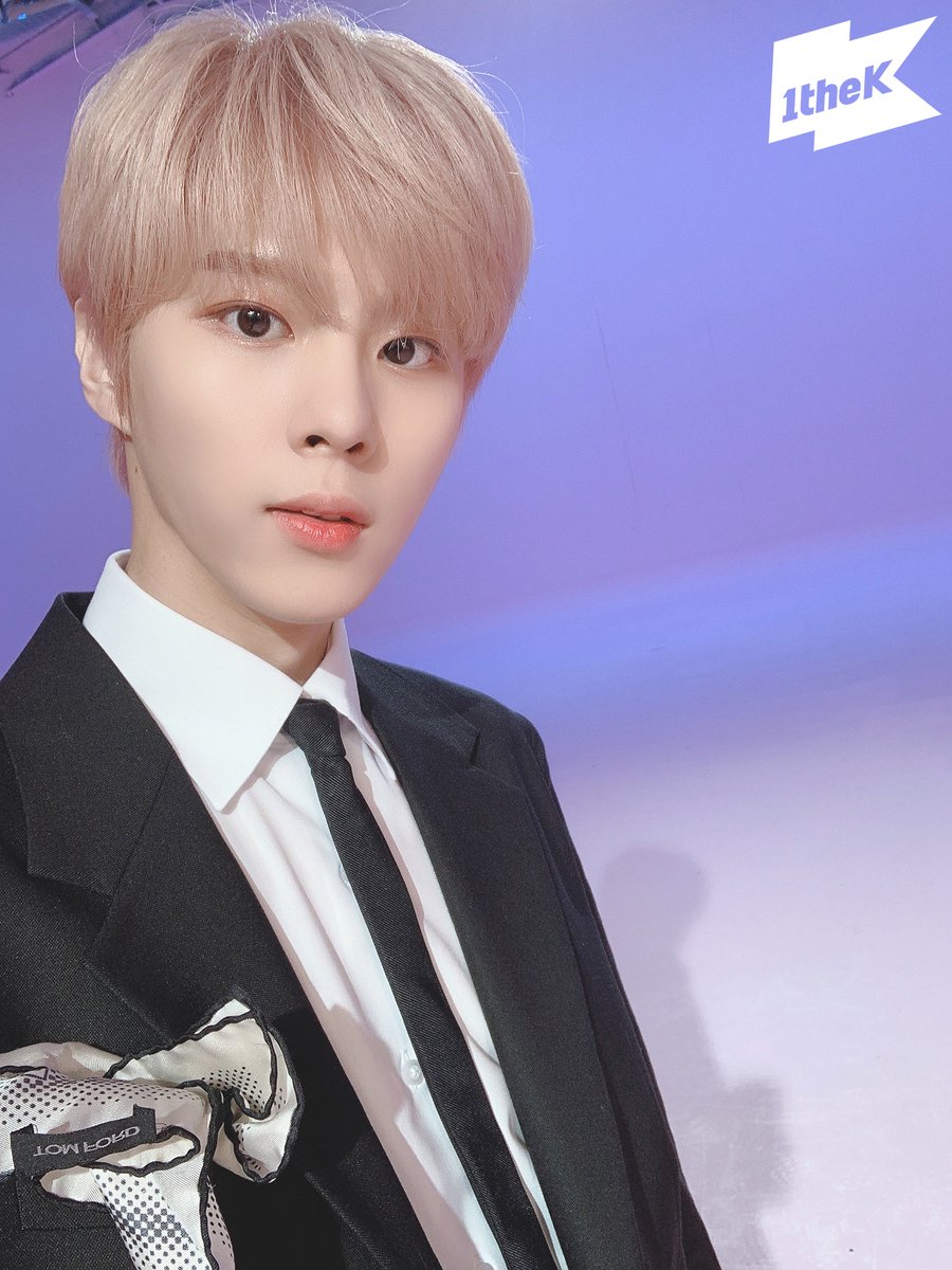 mimiks0417's tweet photo. Suit dance🖤
#김우석_Sugar_고미워요
#Better_with_Wooseok_always https://t.co/nOx2qvNfWg